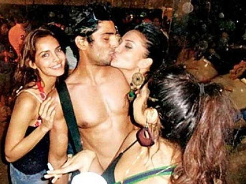 bollywood stars kissing, bollywood stars kissing pictures, bollywood stars kissing photos, bollywood actress kissing pictures, bollywood actress kissing pics, bollywood actress kissing images