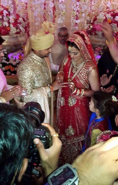 Suresh Raina Marriage Wedding Photos, Suresh Raina Wedding Photos, Suresh Raina Marriage Photos, Suresh Raina Wedding pics, Suresh Raina Marriage images, Suresh Raina ties the knot, Suresh Raina fiancee Priyanka