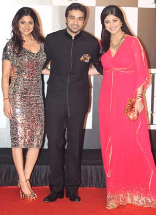 On February 15, 1969, that a tall, lean guy with intense eyes walked the stairs of KA Abbas's office to sign his first movie, Saat Hindustani. Later on he has become the Bollywood Badsah. Struggles and uncertainties, successes and disappointments, accusations and controversies, ill health and months in hospital, all such a vivid kaleidoscope of moments, events, images simply unbelievable and unimaginable. Amitabh, a successful legendary in the Indian Cinema celebrated his 70th birthday on October 11th. Stairs from Hindi, Telugu, Tamil industries have attended the birthday party of Big B and greeted him a great success in health and wealth. 