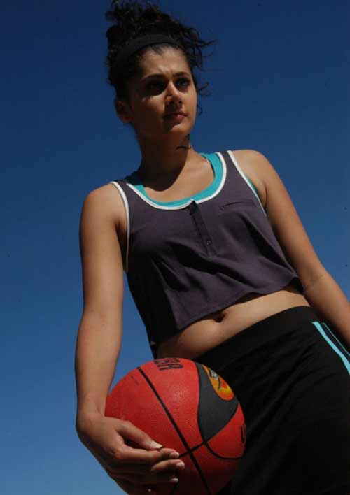 Taapsee, actress taapsee, taapsee Mogudu, taapsee love