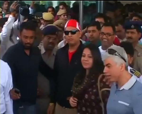 Indian Cricketer Yuvraj Singh Returns to India