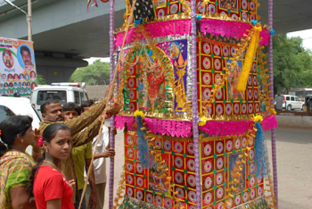 Information about hindu festival bonalu. bonalu news, bonalu festival celebrations, bonalu festival 2013.