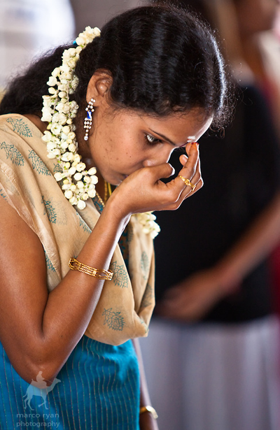 An article on history of indian women goes to the temple every friday